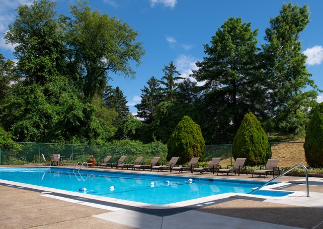 Monroeville Apartments at LaVale