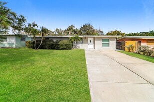 2250 Norman Dr in Clearwater, FL - Building Photo