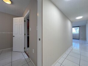 7401 NW 16th St in Plantation, FL - Building Photo - Building Photo