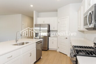 14717 Mountain Strm Dr in Athens, AL - Building Photo - Building Photo