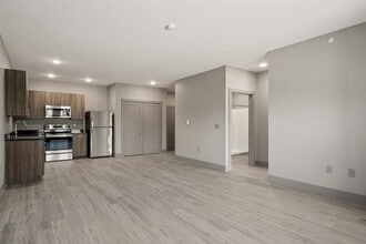 Esker Square in Holt, MI - Foto de edificio - Building Photo