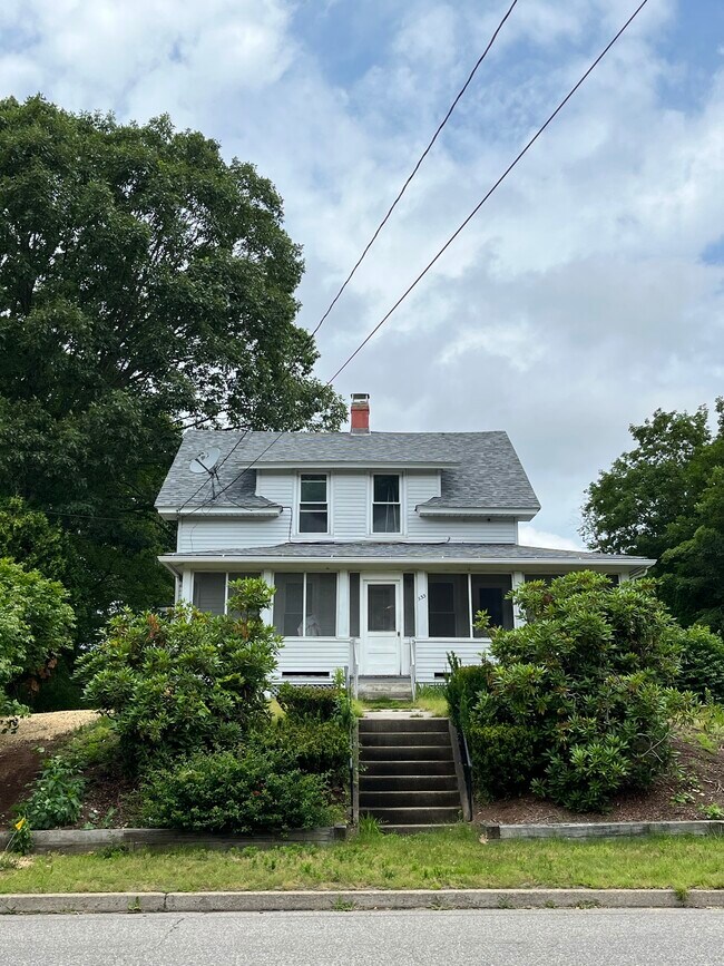 533 Pleasant St Rentals in Willimantic, CT