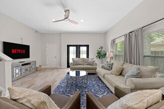 4917 Remington Dr in Sarasota, FL - Building Photo - Building Photo