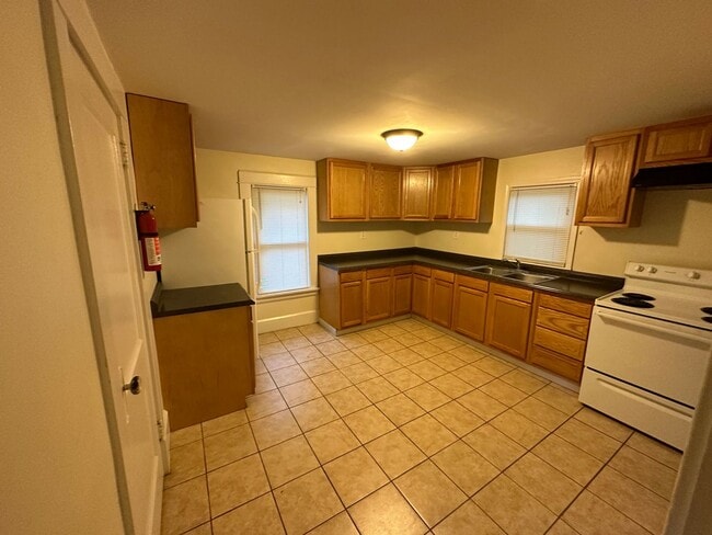 431 S Broad St in Grove City, PA - Building Photo - Building Photo