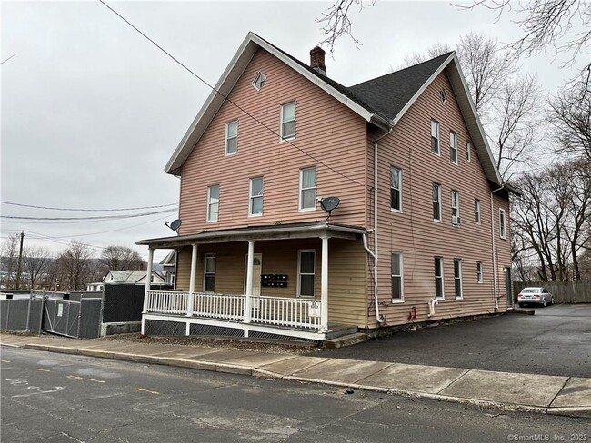 15 Sylvan Ave in Waterbury, CT - Building Photo - Building Photo