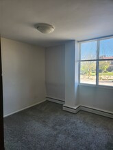 3575 N Oakland Ave in Shorewood, WI - Building Photo - Building Photo