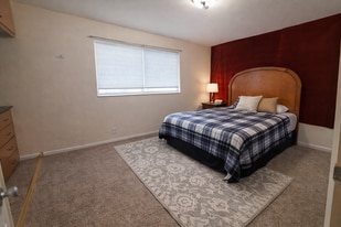 333 E 300 N in Centerville, UT - Building Photo