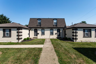 Capital Pointe - Woodview in Columbus, OH - Building Photo - Building Photo