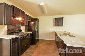 5118 Everett Loop in Converse, TX - Building Photo - Building Photo