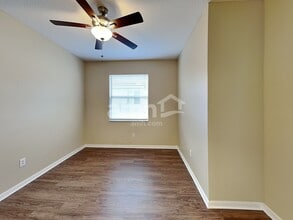 9573 SW Flowermound Cir in Port St. Lucie, FL - Foto de edificio - Building Photo