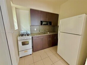 325 Majorca Ave in Coral Gables, FL - Building Photo - Building Photo