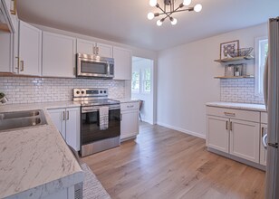 337 Central Ave N in Crookston, MN - Foto de edificio - Building Photo