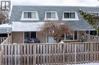 14 Williamsburg Rd in Kitchener, ON - Building Photo - Building Photo