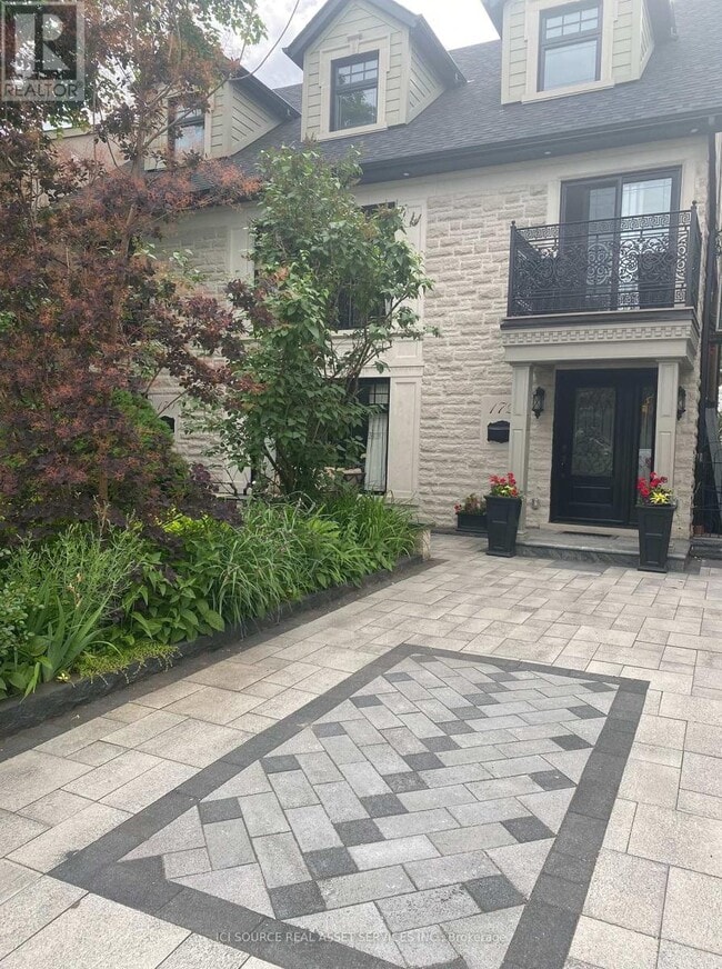 property at 172 Humbercrest Blvd