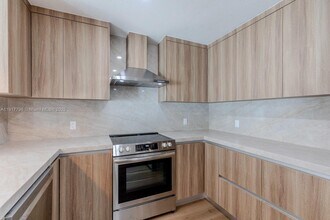 2795 N 40th Ave in Hollywood, FL - Building Photo - Building Photo