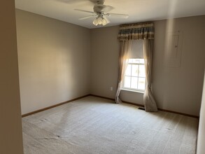 140A Hartford Ct, Unit 140A in Lima, OH - Building Photo - Building Photo