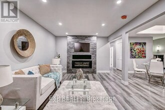 893 Upper Ottawa St in Hamilton, ON - Building Photo - Building Photo