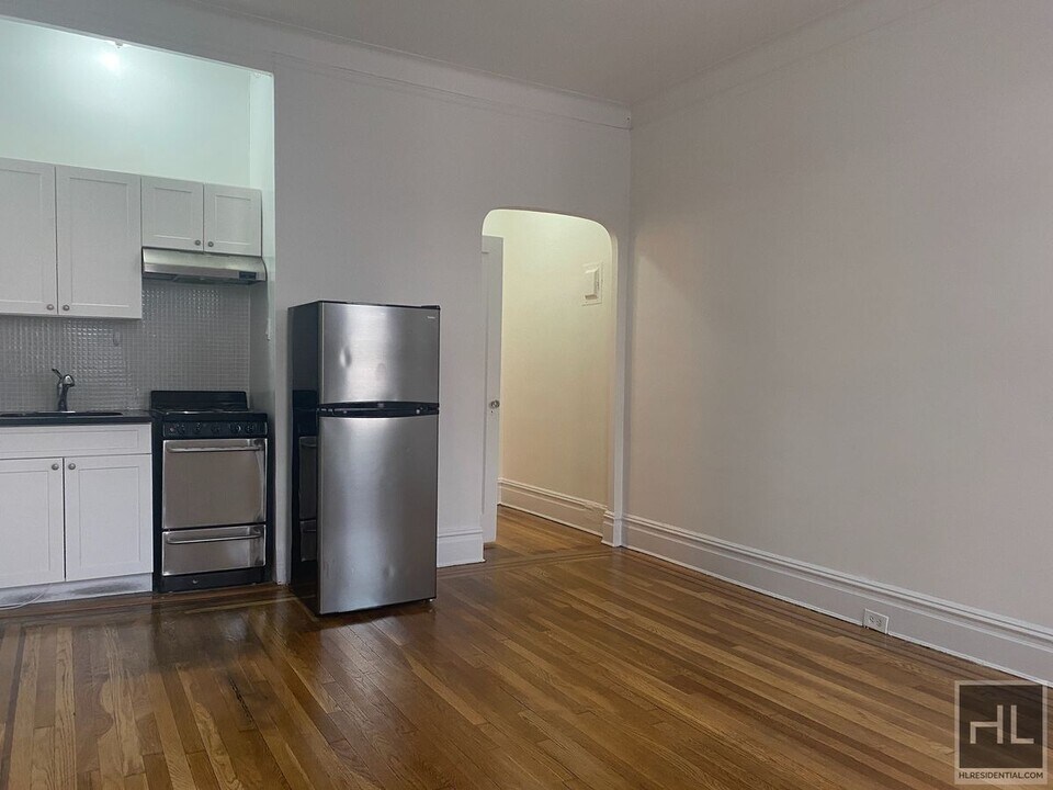 EAST 87 STREET in New York, NY - Building Photo