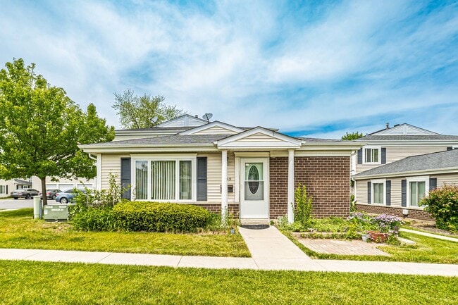 property at 1553 Cove Dr