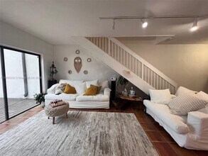 596 NE 199th Terrace in Miami, FL - Building Photo - Building Photo
