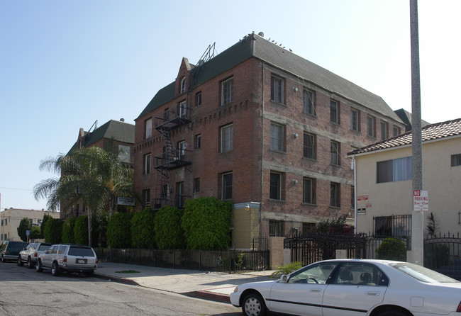 St. Andrews Apartments in Los Angeles, CA - Building Photo - Building Photo