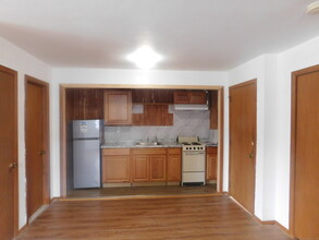 5 Larson Dr in North Haven, CT - Building Photo - Building Photo