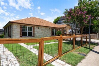 500 Tillery St in Austin, TX - Building Photo - Building Photo