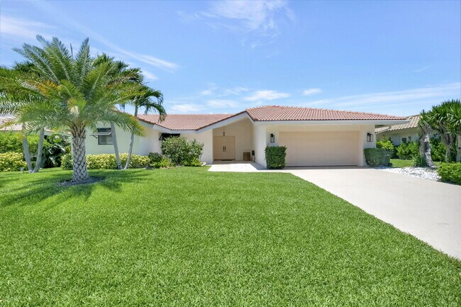 property at 902 Foxpointe Cir