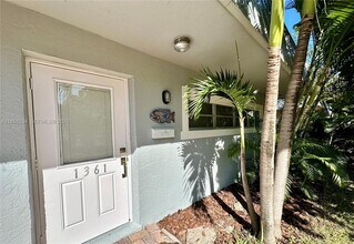 1361 NE 40th Pl in Oakland Park, FL - Building Photo - Building Photo