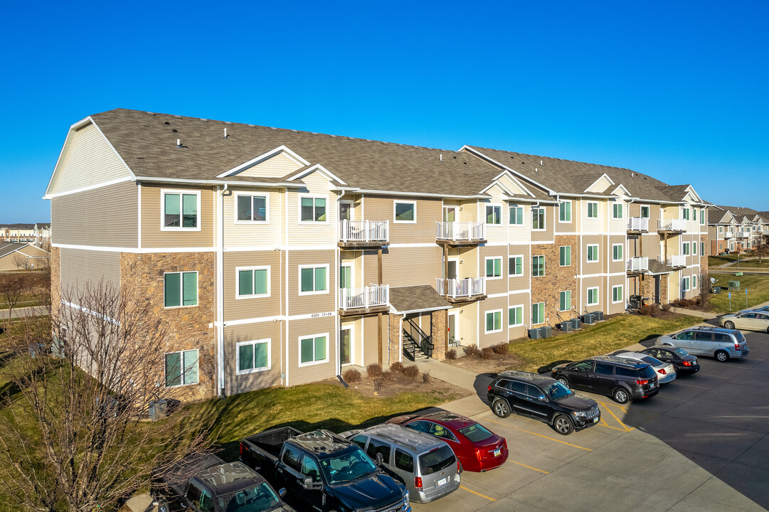 Sterling Pointe II in Johnston, IA - Building Photo