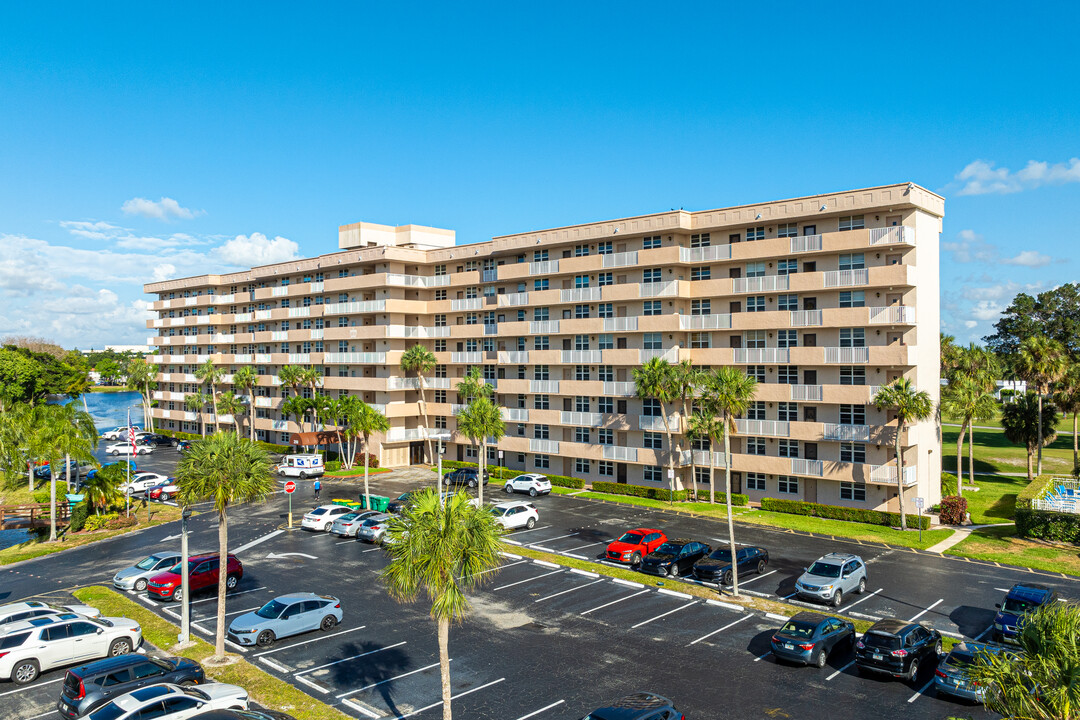 Corondao at Jacaranda in Plantation, FL - Building Photo