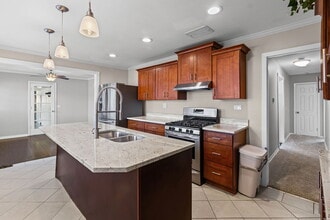 836 W Everett Rd in Lake Forest, IL - Building Photo - Building Photo