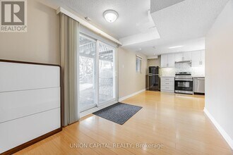 21 Kings College Rd in Markham, ON - Building Photo - Building Photo