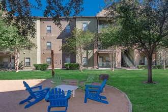 San Pedro Apartments in Mission, TX - Foto de edificio - Building Photo