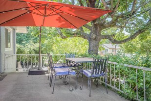 26 Hanover St in Asheville, NC - Building Photo