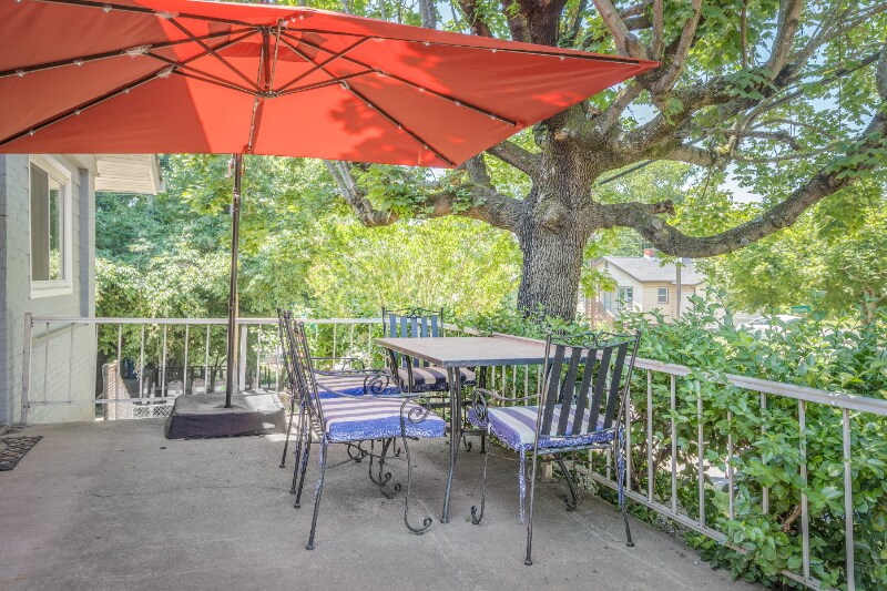 26 Hanover St in Asheville, NC - Building Photo