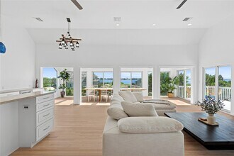20 Stacy Dr in Westhampton Beach, NY - Building Photo - Building Photo