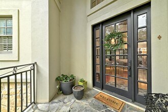 2100 Rue De St Germaine in Austin, TX - Building Photo - Building Photo