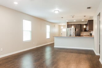 8218 Highfield Ave in Jacksonville, FL - Building Photo - Building Photo