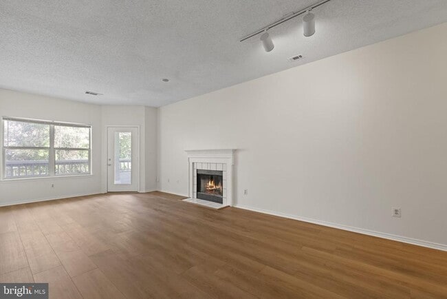 4405 Fair Stone Dr in Fairfax, VA - Building Photo - Building Photo
