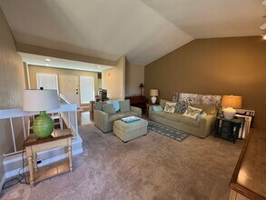 16446 Av. Venusto in San Diego, CA - Foto de edificio - Building Photo