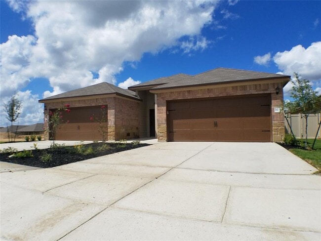 119 Samuel Dr in Buda, TX - Foto de edificio - Building Photo