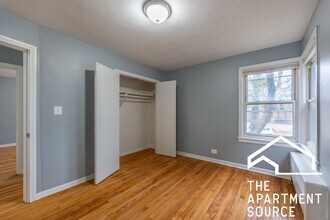 6719 N California Ave in Chicago, IL - Foto de edificio - Building Photo