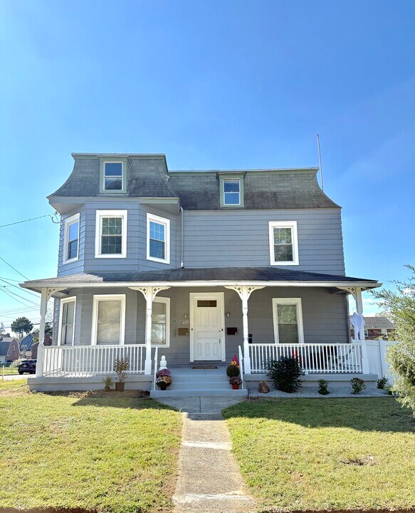 520 Maine Ave, Unit 2 in Aldan, PA - Building Photo