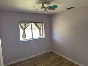 14738 Poplar St in Hesperia, CA - Building Photo - Building Photo