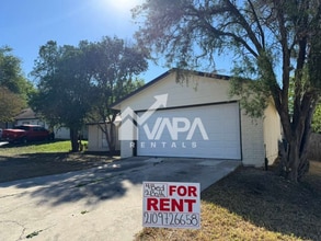 5822 Lake Wind in San Antonio, TX - Foto de edificio - Building Photo