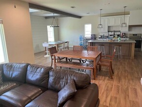 1112 Larvotto Loop in Laredo, TX - Building Photo - Building Photo