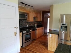 173 High St in Manchester, CT - Building Photo - Building Photo