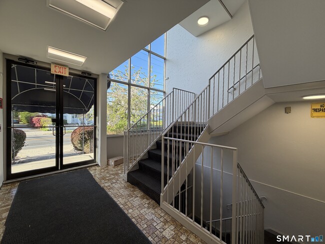 69 Cove Rd in Stamford, CT - Building Photo - Building Photo