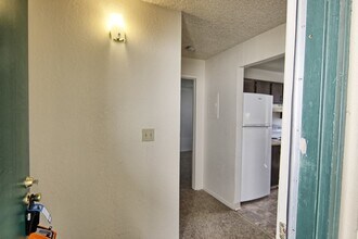 3935 Clear Acre Ln-Unit -Apt 212 in Reno, NV - Building Photo - Building Photo